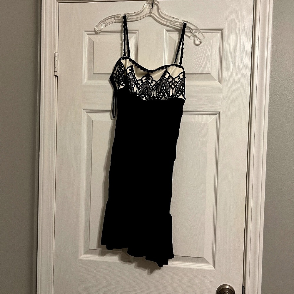 Jessica McClintock Black and White Dress Size 6